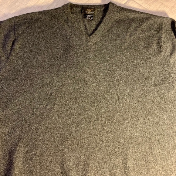 BEST FULL BODY CASHMERE SWEATER. NOT SKIMPY - Picture 4 of 5